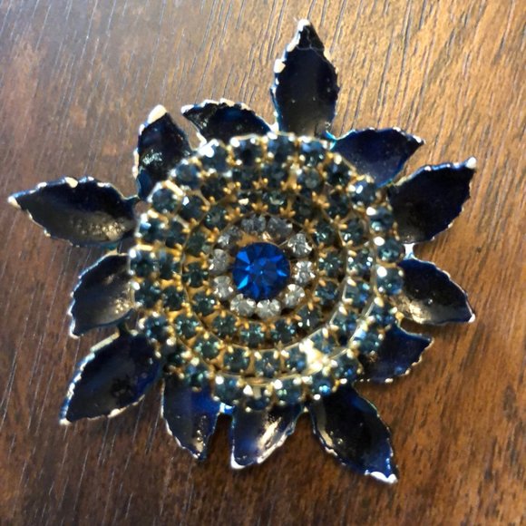 Weiss Sapphire Blue Rinestone Floral Burst Pin and Clip On Earrings. 3 pc Set - Picture 2 of 5